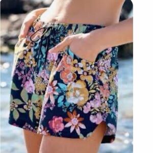 Johnny Was Coverup Millo Shorts Size Small NEW!